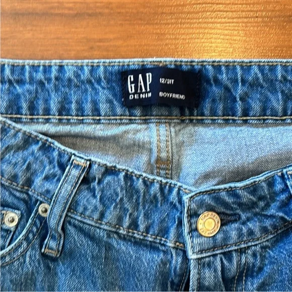 Gap Slim Boyfriend Medium Brinkley Wash 12 T / 31 T Fall Raw Hem Distressed - Picture 2 of 4